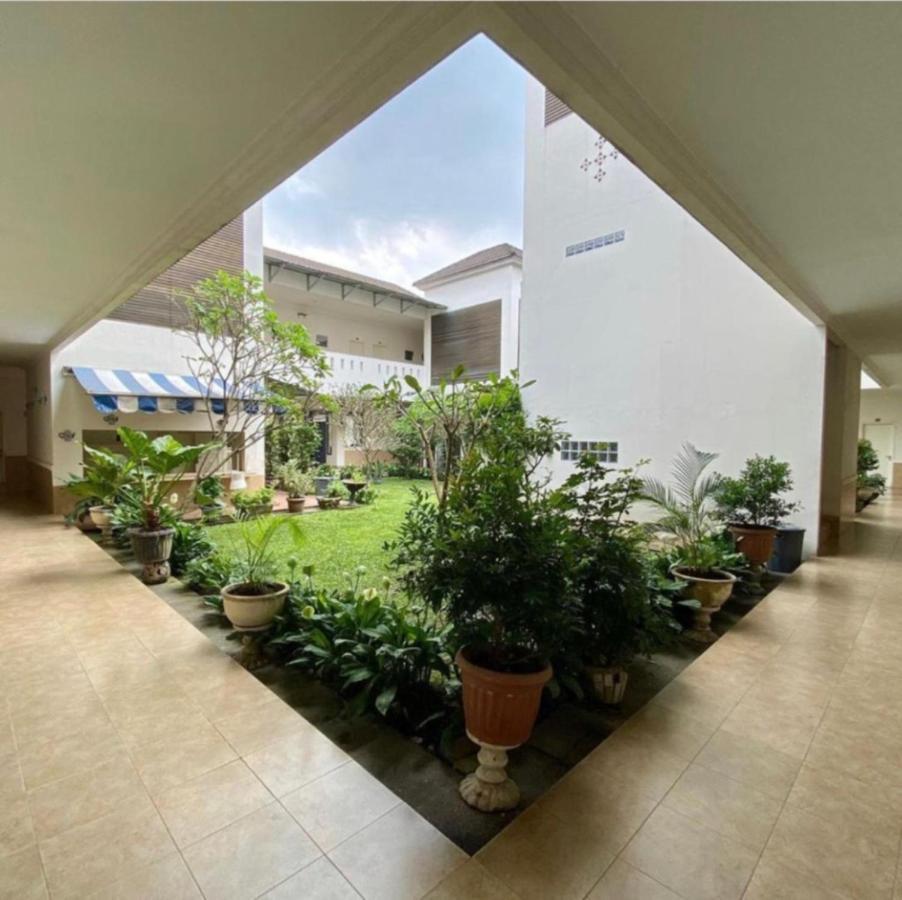 Hotel Roemah Moesi Medan Zewnętrze zdjęcie