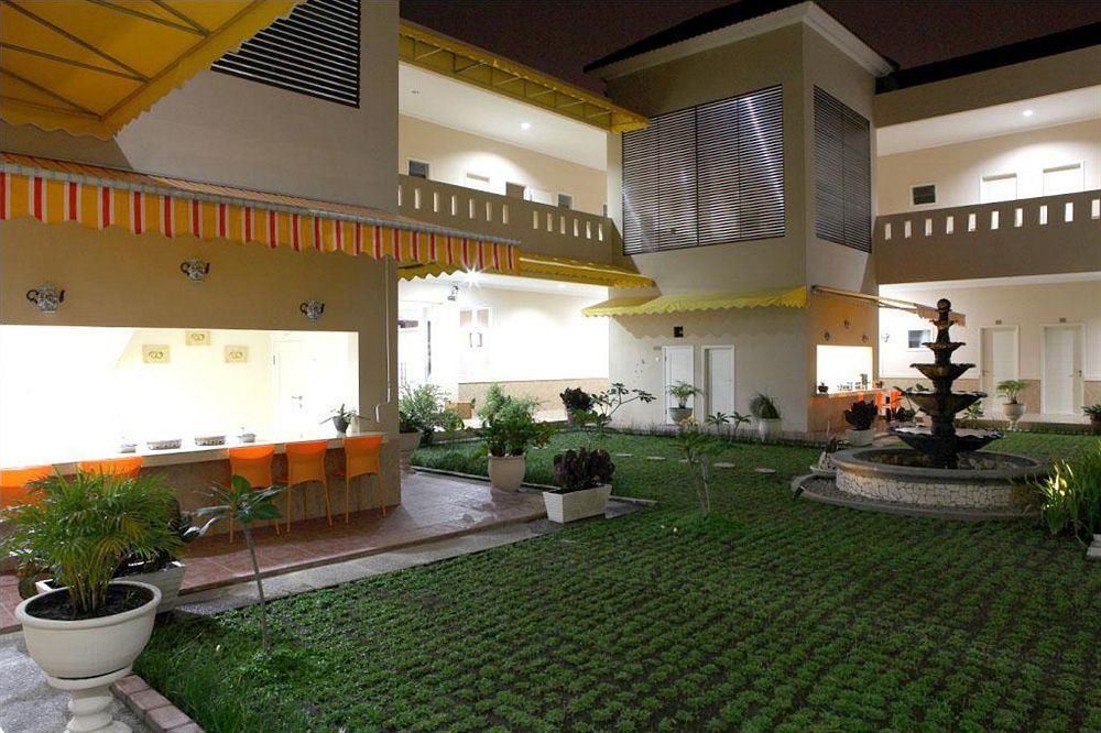 Hotel Roemah Moesi Medan Zewnętrze zdjęcie