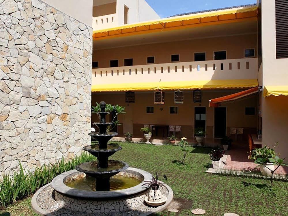 Hotel Roemah Moesi Medan Zewnętrze zdjęcie