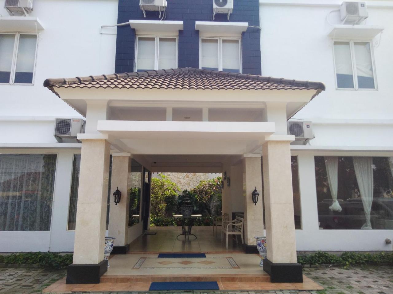 Hotel Roemah Moesi Medan Zewnętrze zdjęcie